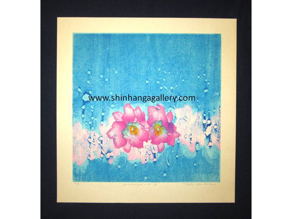 This is a very beautiful, special and LIMITED-NUMBER (Artist Aproof) original Japanese woodblock print “Cuttleya-21-A” Pencil-Signed by the famous Showa Shin Hanga woodblock print master Taika Kino Shita made in 1970s.