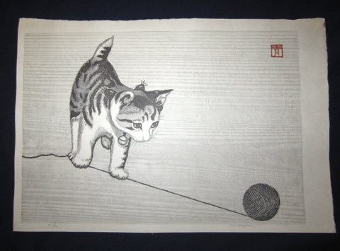 This is an Extra LARGE, very beautiful and rare LIMITED NUMBER (81/100) ORIGINAL Japanese woodblock print masterpiece “Little Cutie Cat Playing with Knitting Yarn” PENCIL SIGNED by the famous Showa Sosaku Hanga woodblock print master Aoyama Masaharu (Seiji) (1893-1969), made in the Showa Era IN EXCELLENT CONDITION. 