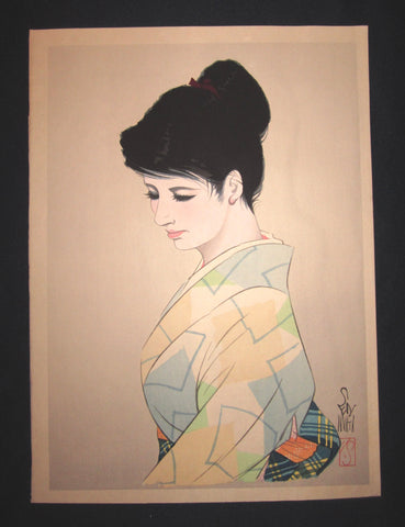 This is a very beautiful and unique original Japanese woodblock print masterpiece “Tender Pondering” signed by the famous Showa Shin-Hanga woodblock print master Iwata Sentaro (1901-1974) made in 1970s IN EXCELLENT CONDITION. 